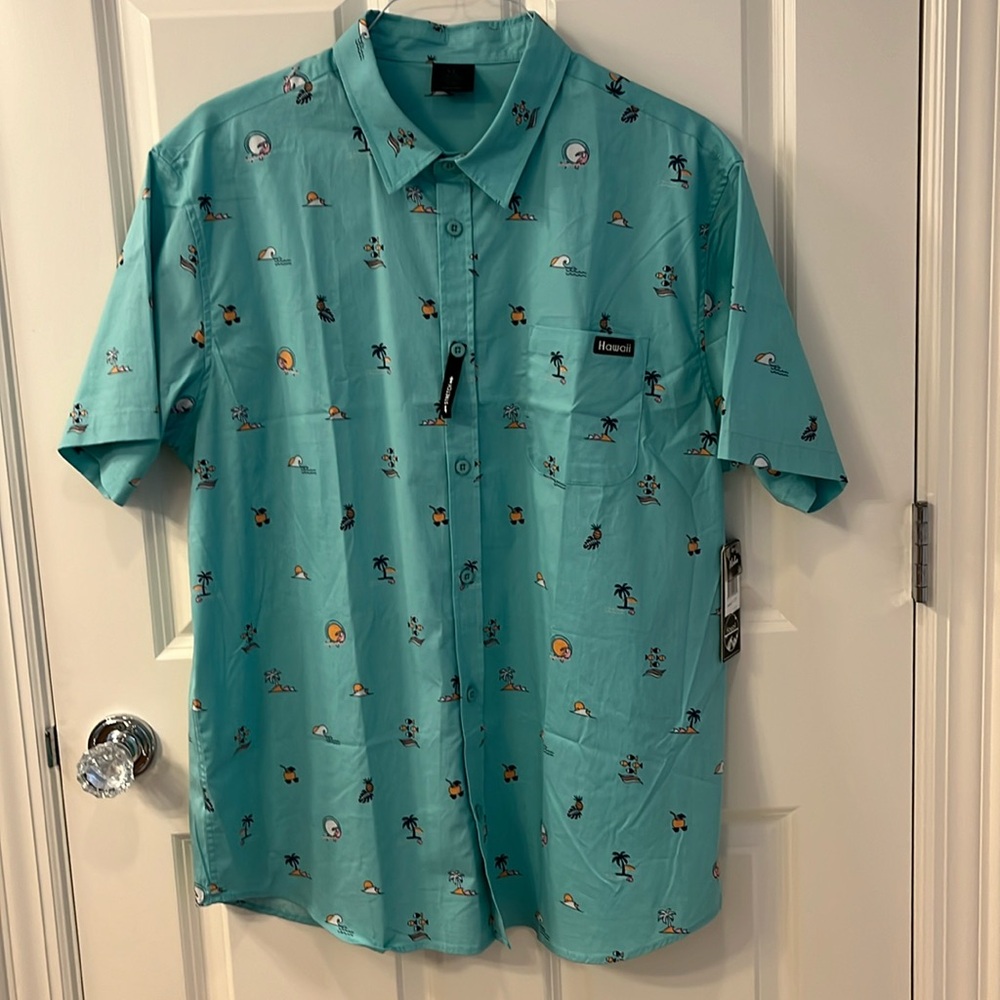 NWT Performance Apparel Men’s Hawaiian Shirt